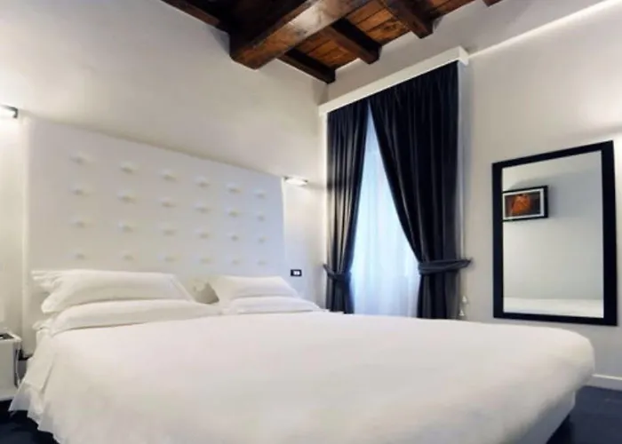 Casa de hóspedes Pantheon Royal 4*