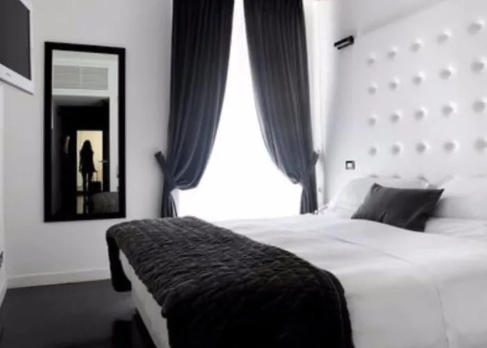 Casa de hóspedes Pantheon Royal 4*